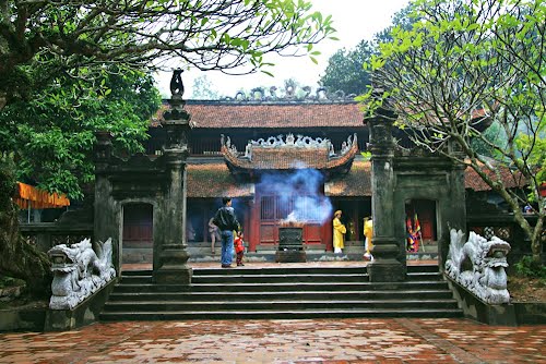 Nationwide New Year festivals draw visitors